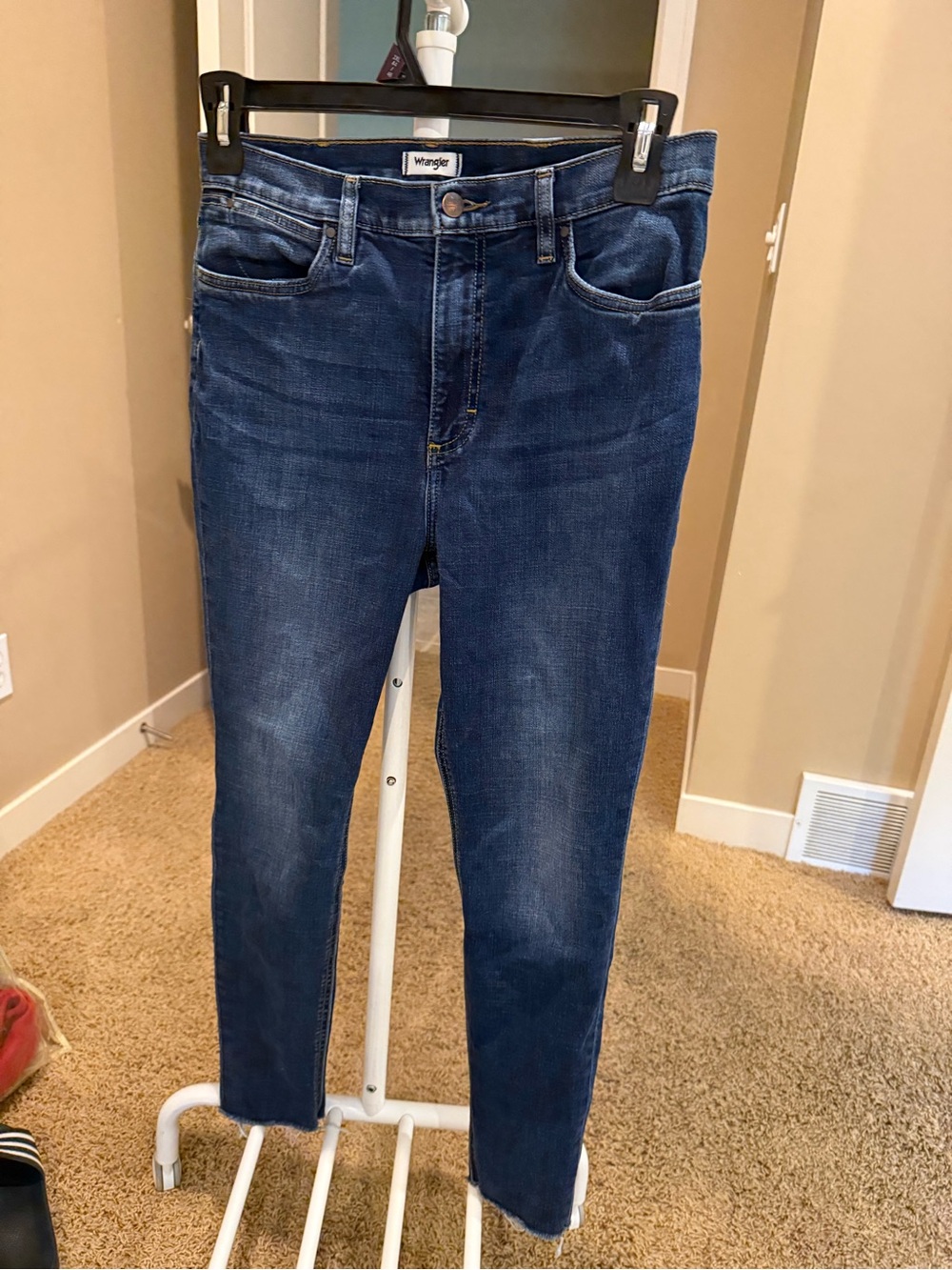 Wrangler Women's Skinny Jeans in Dark Blue Wash